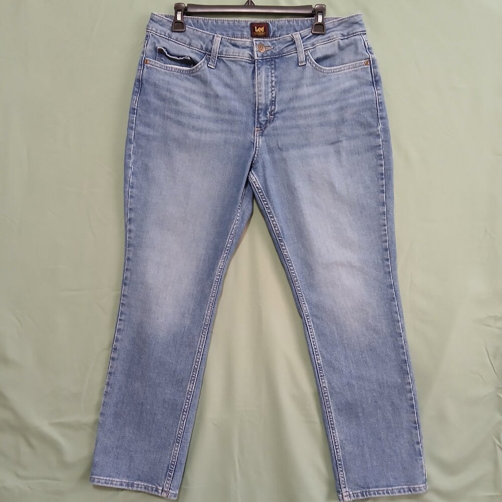 Lee Women's Blue Jeans Size 12 Petite Straight Leg Comfort Stretch Denim